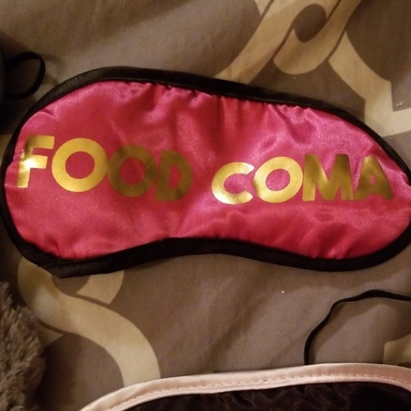 5 Sleeping Masks - Picture 4 of 5